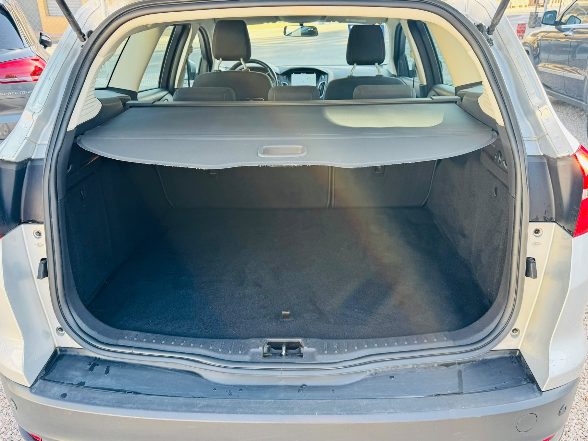 Ford Focus 1.5 TDCi Business Sportbreak 2017 · Photo 15