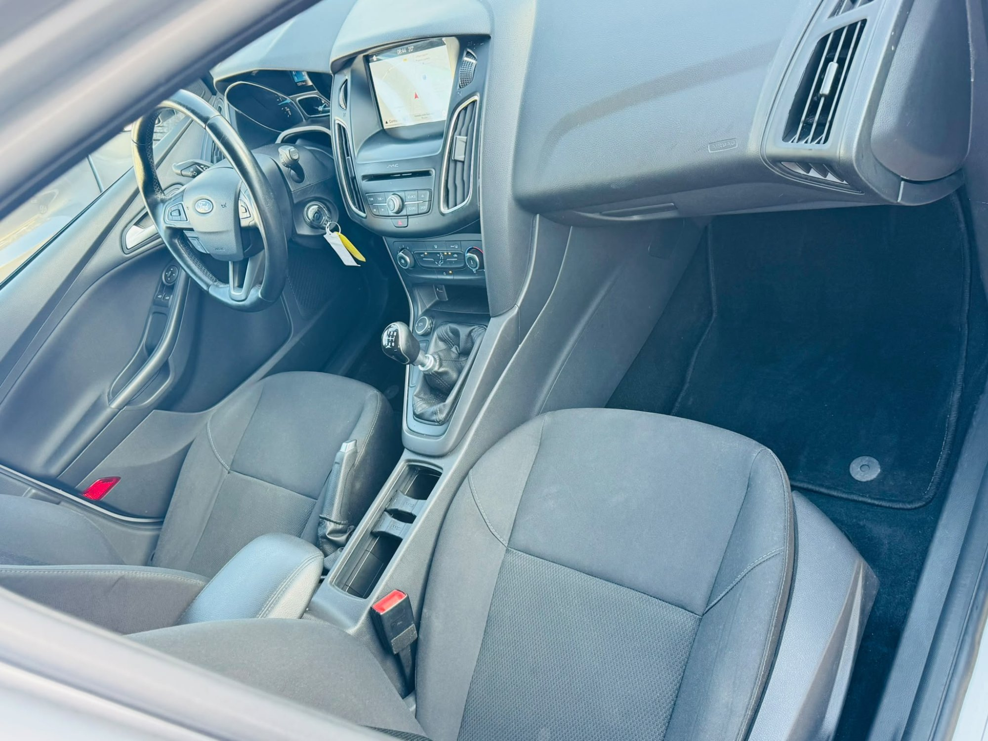Ford Focus 1.5 TDCi Business Sportbreak 2017 · Photo 18