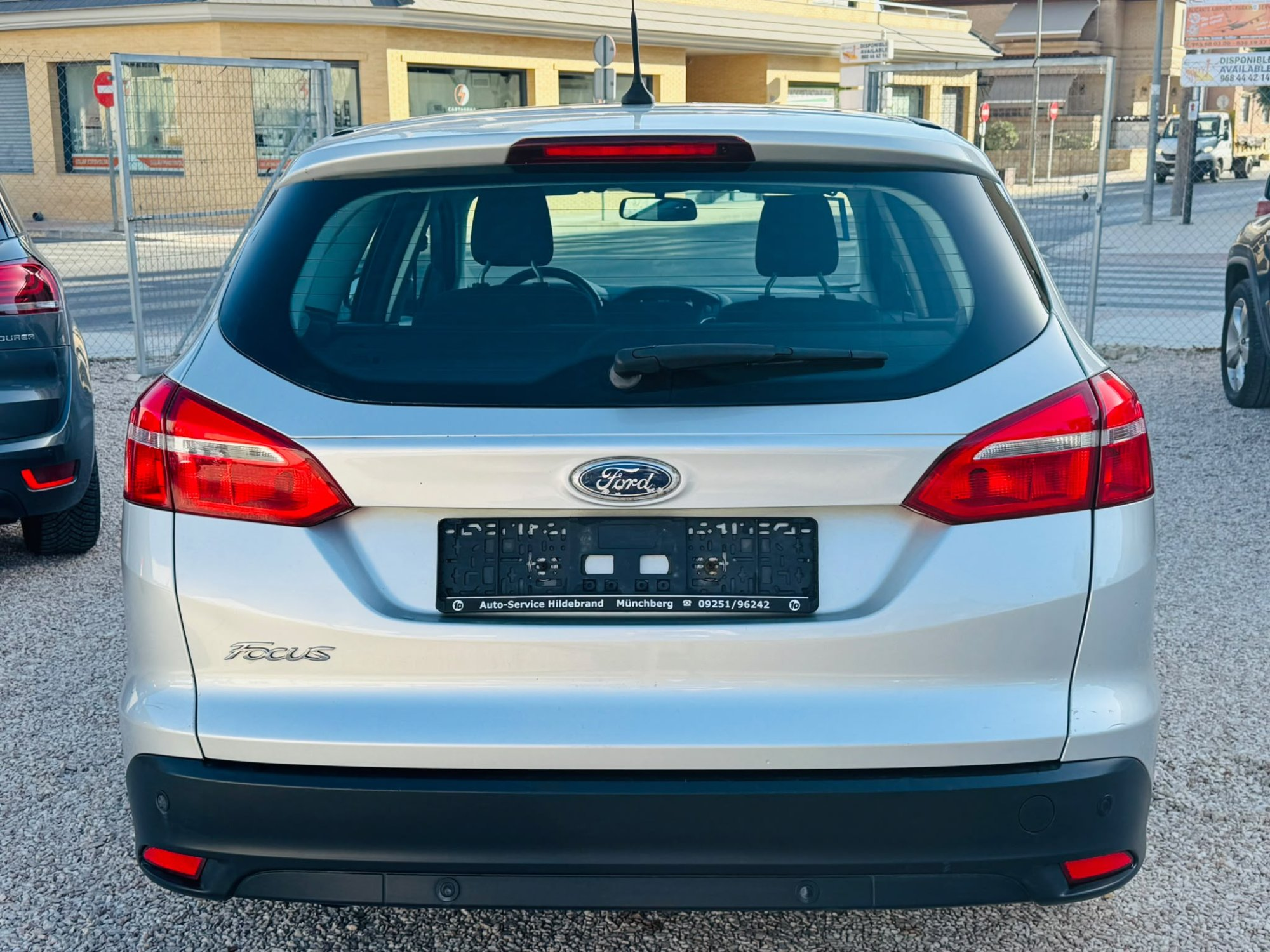 Ford Focus 1.5 TDCi Business Sportbreak 2017 · Photo 12