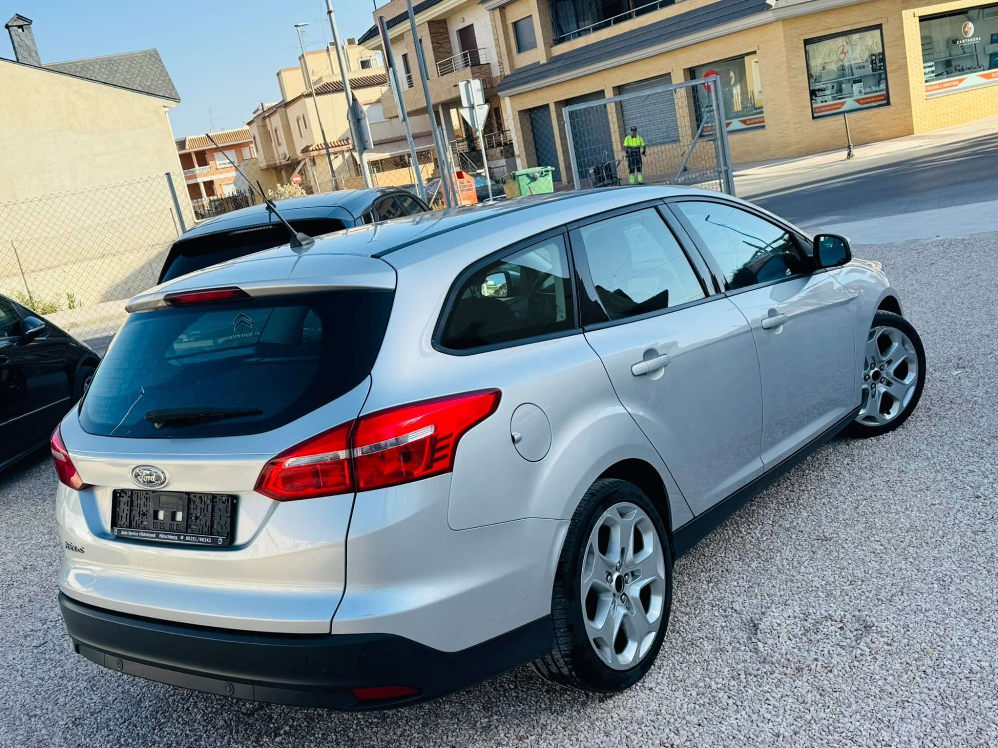 Ford Focus 1.5 TDCi Business Sportbreak 2017 · Photo 9