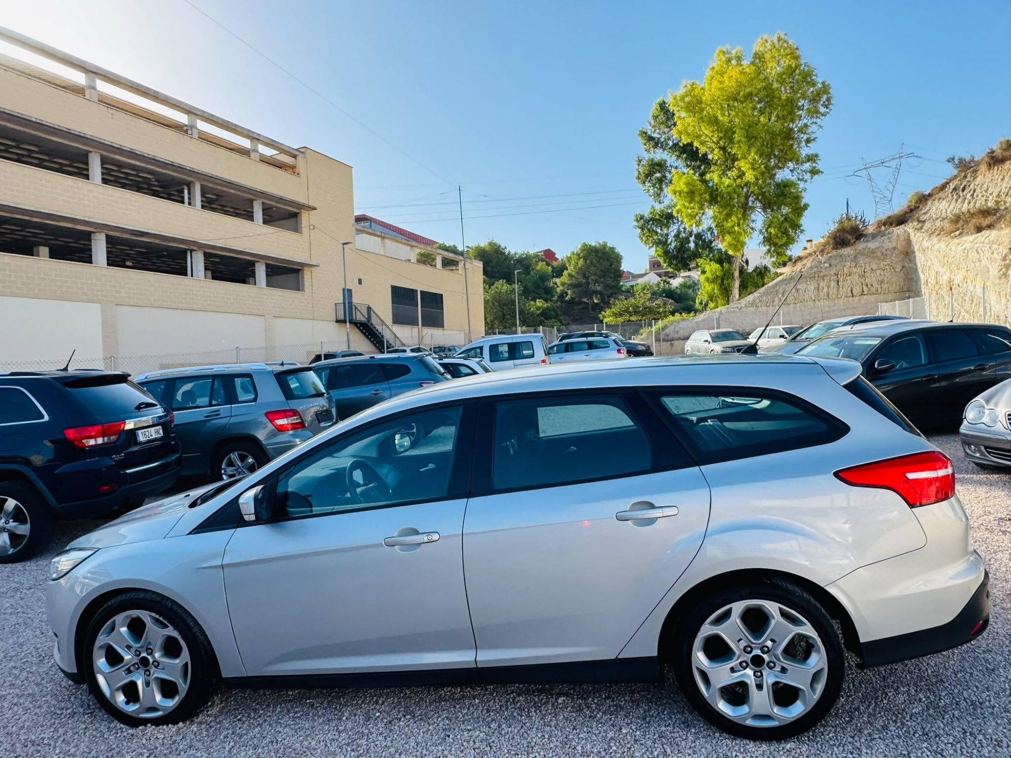 Ford Focus 1.5 TDCi Business Sportbreak 2017 · Photo 4